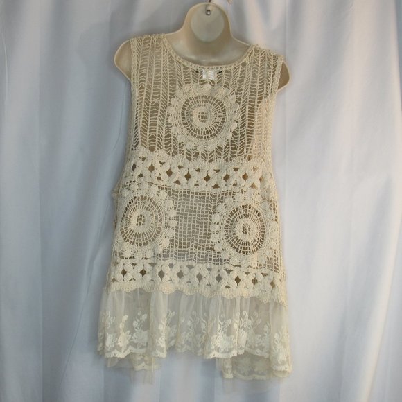 Sassy Bling Women's Lace Vest Boho Lightweight Crochet Knit Sleeveless - Picture 2 of 9
